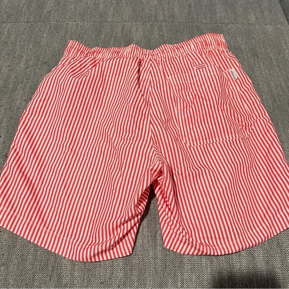 Men’s | Size Small Swim Trunks | Coral/white